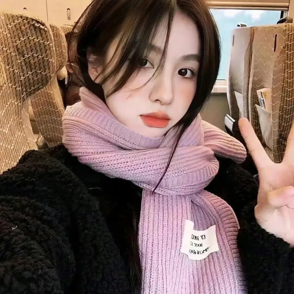 穿黄睡衣的女孩
